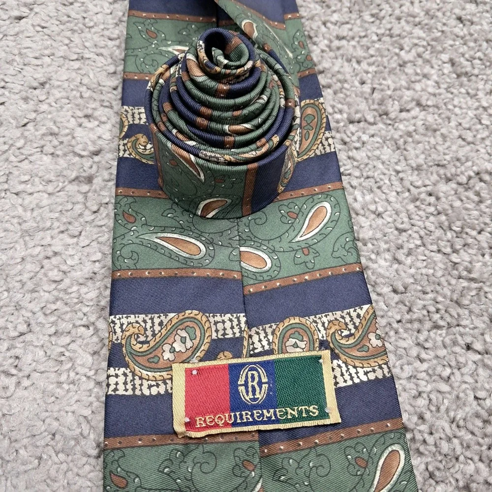 Requirements Mens Silk Necktie Navy Blue Green Paisley Striped Made in USA‎